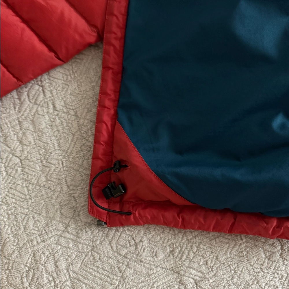 Patagonia Red Puffer Jacket with Quilted Design - Picture 5 of 8
